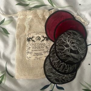 Fairyloot One Dark Window Face Pads